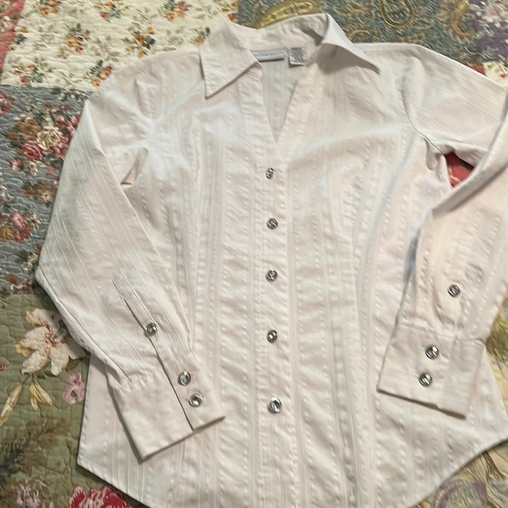 Jaclyn Smith long sleeve white shirt with jewel buttons